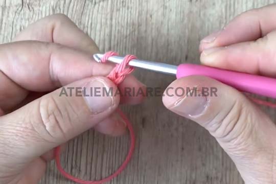 Passo a Passo de Como Fazer Correntinhas de Crochê