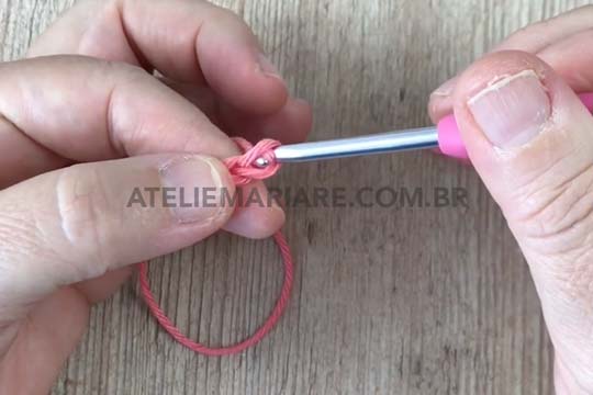 Passo a Passo de Como Fazer Correntinhas de Crochê