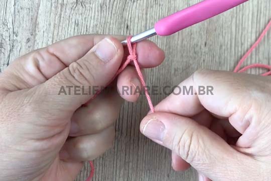 Passo a Passo de Como Fazer Correntinhas de Crochê