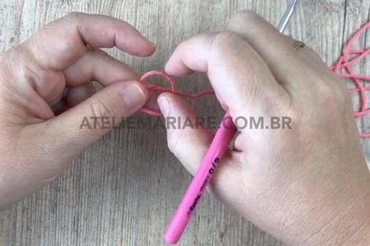 Passo a Passo de Como Fazer Correntinhas de Crochê