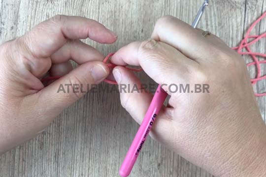 Passo a Passo de Como Fazer Correntinhas de Crochê