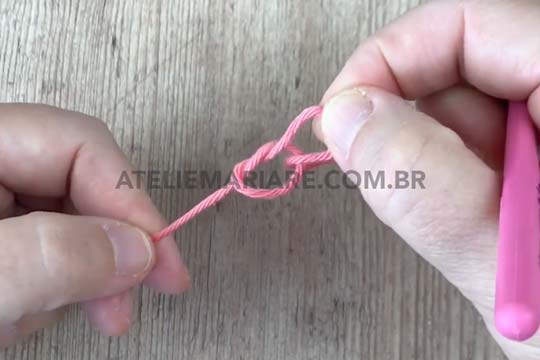 Passo a Passo de Como Fazer Correntinhas de Crochê