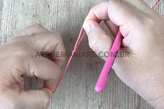 Passo a Passo de Como Fazer Correntinhas de Crochê