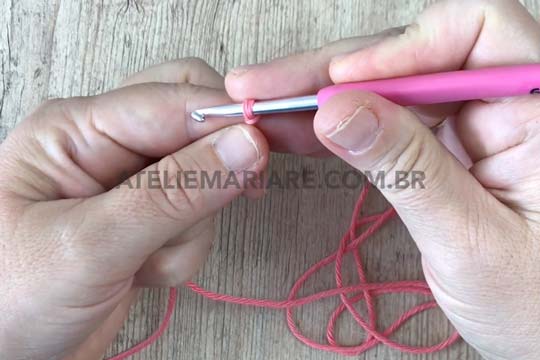 Passo a Passo de Como Fazer Correntinhas de Crochê